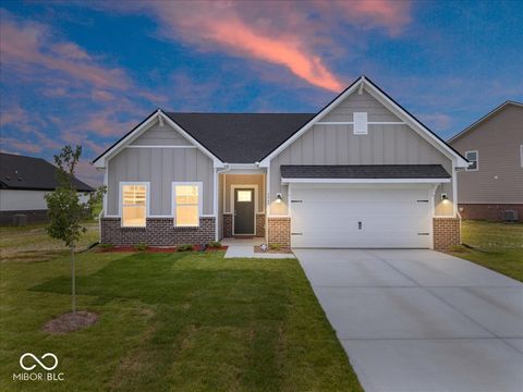 Photo of 1549 Little Rodeo Place, Greenwood, IN 46143 (MLS # 22104442)