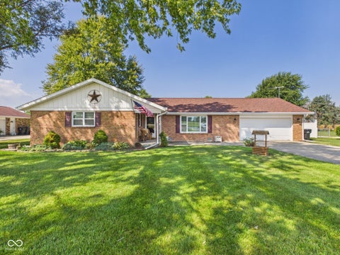 Photo of 7077 N 100 W, Alexandria, IN 46001 (MLS # 22125669)