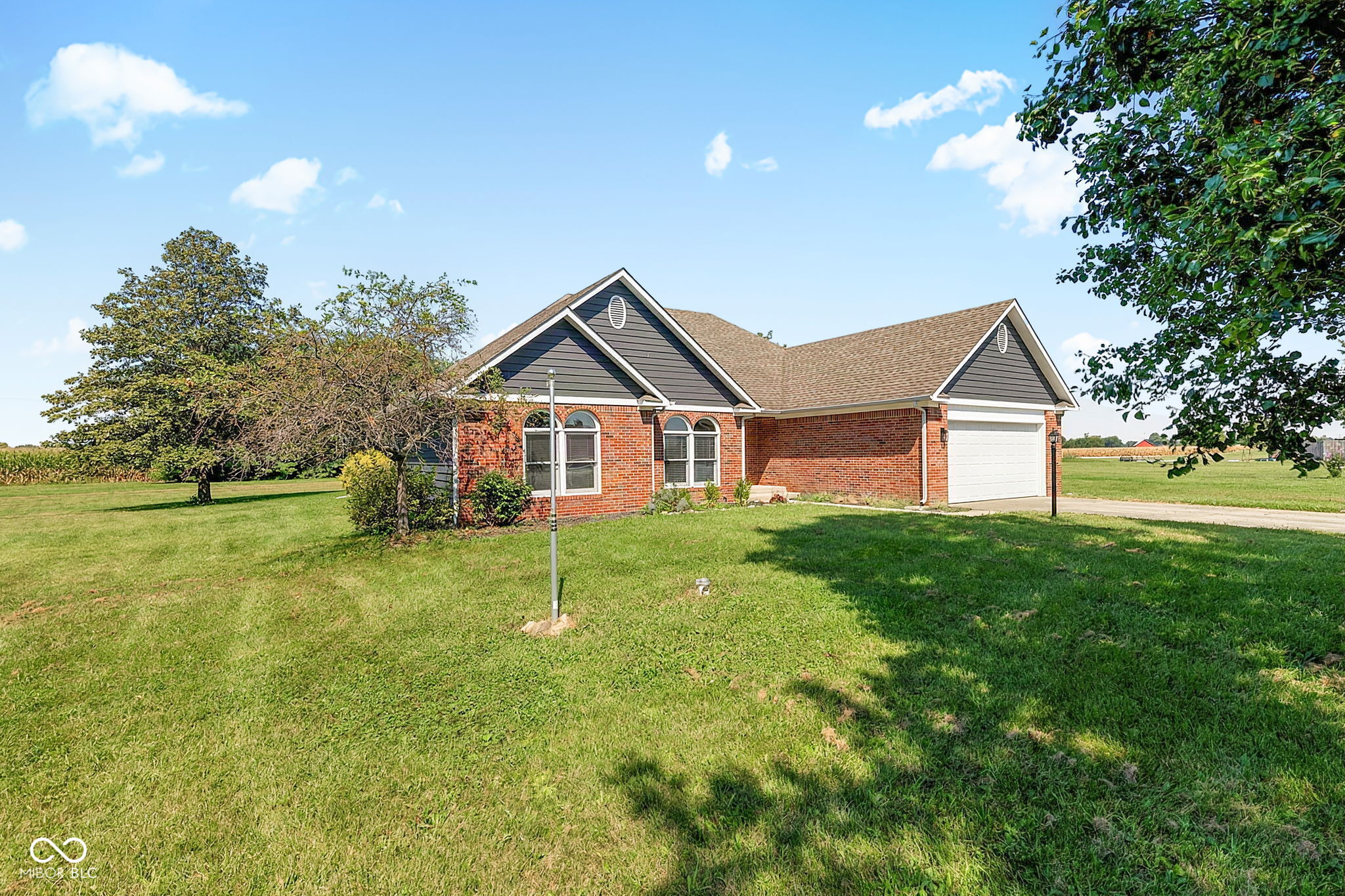 5896 N Red Oak Drive