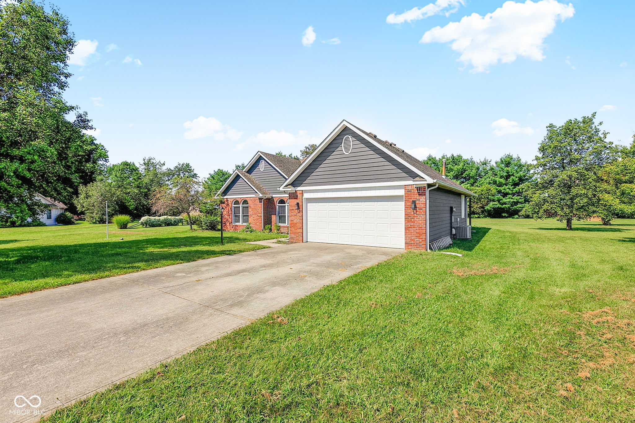 5896 N Red Oak Drive