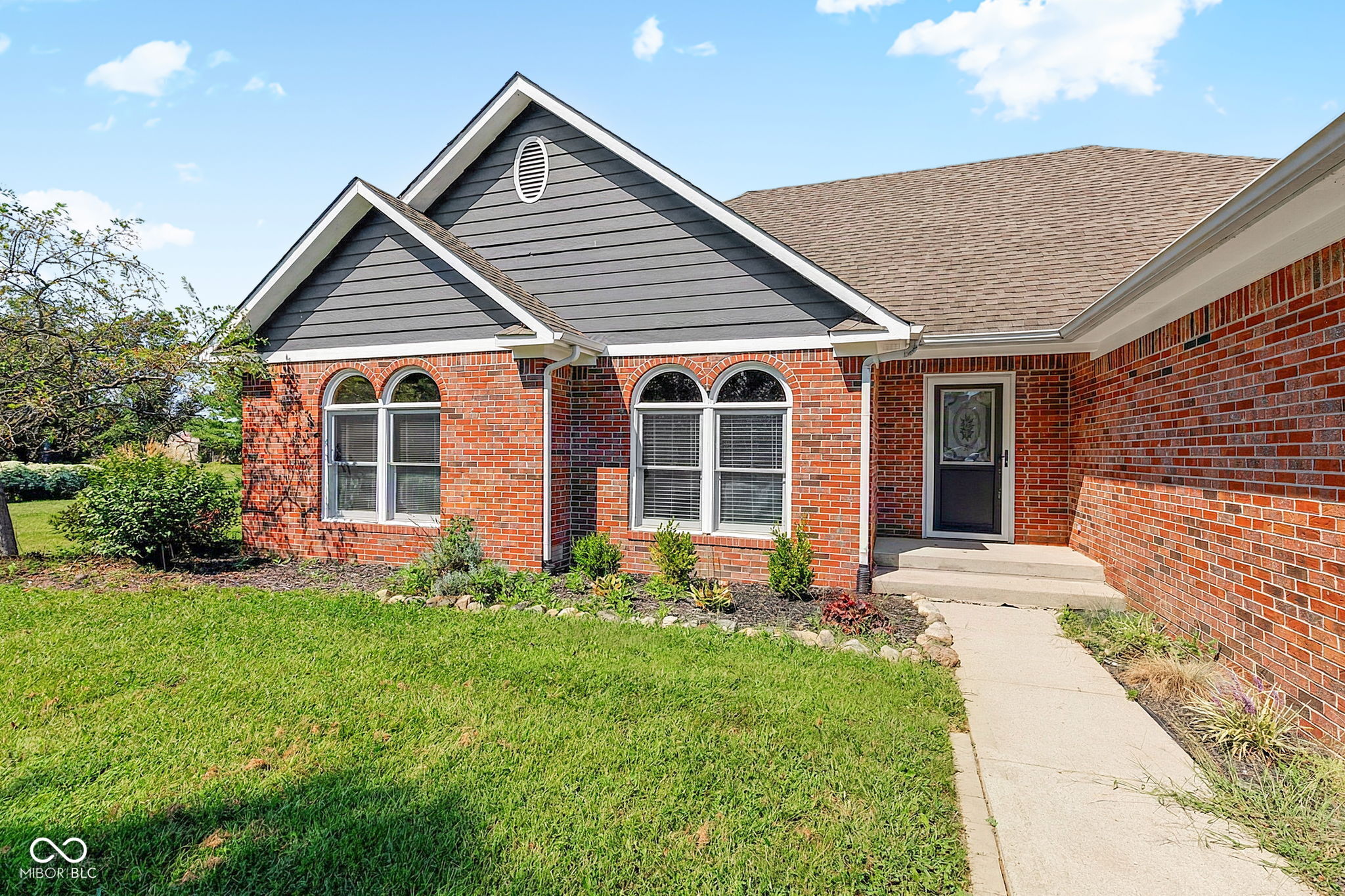 5896 N Red Oak Drive