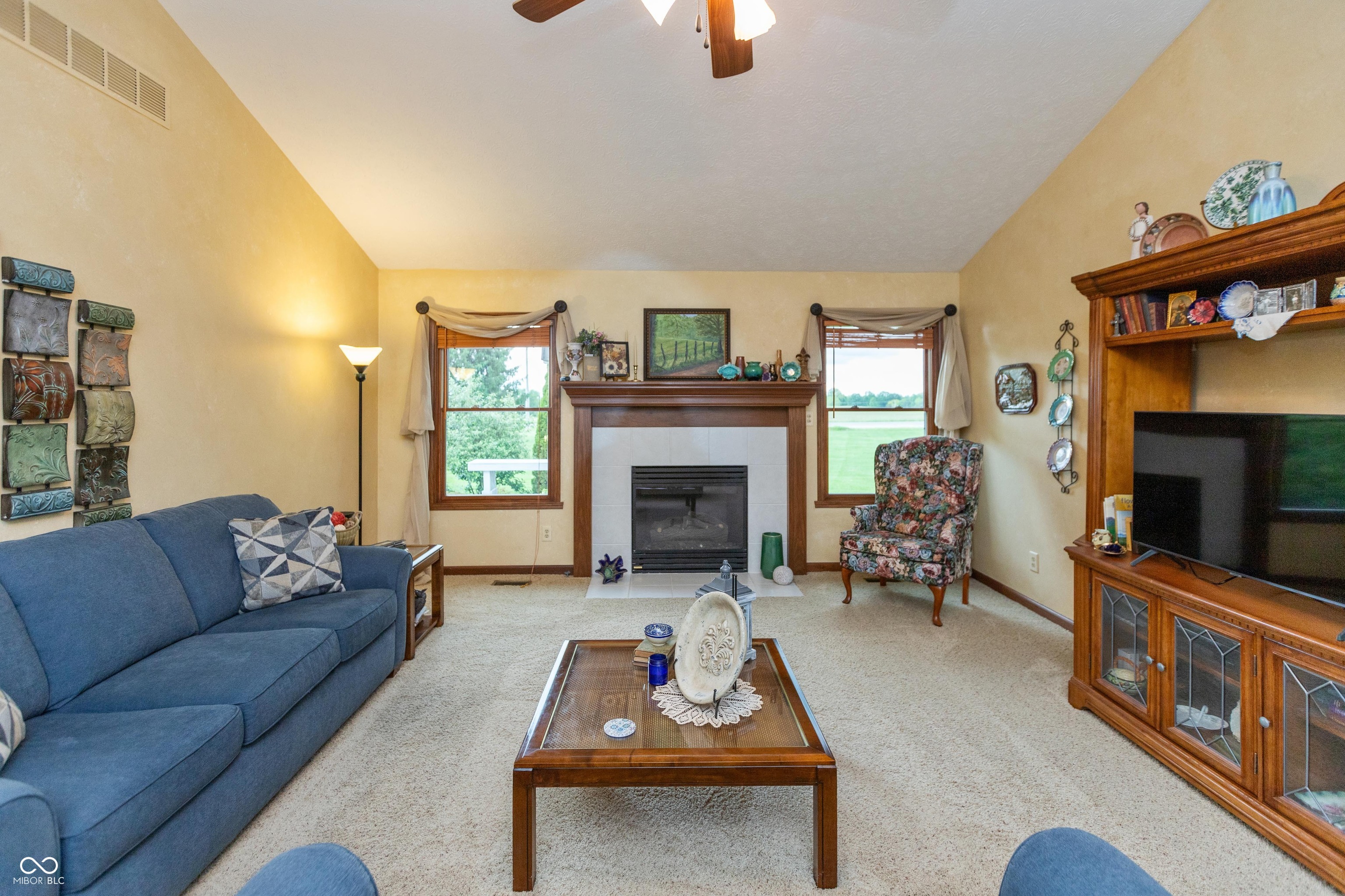 1607 Michelle Manor