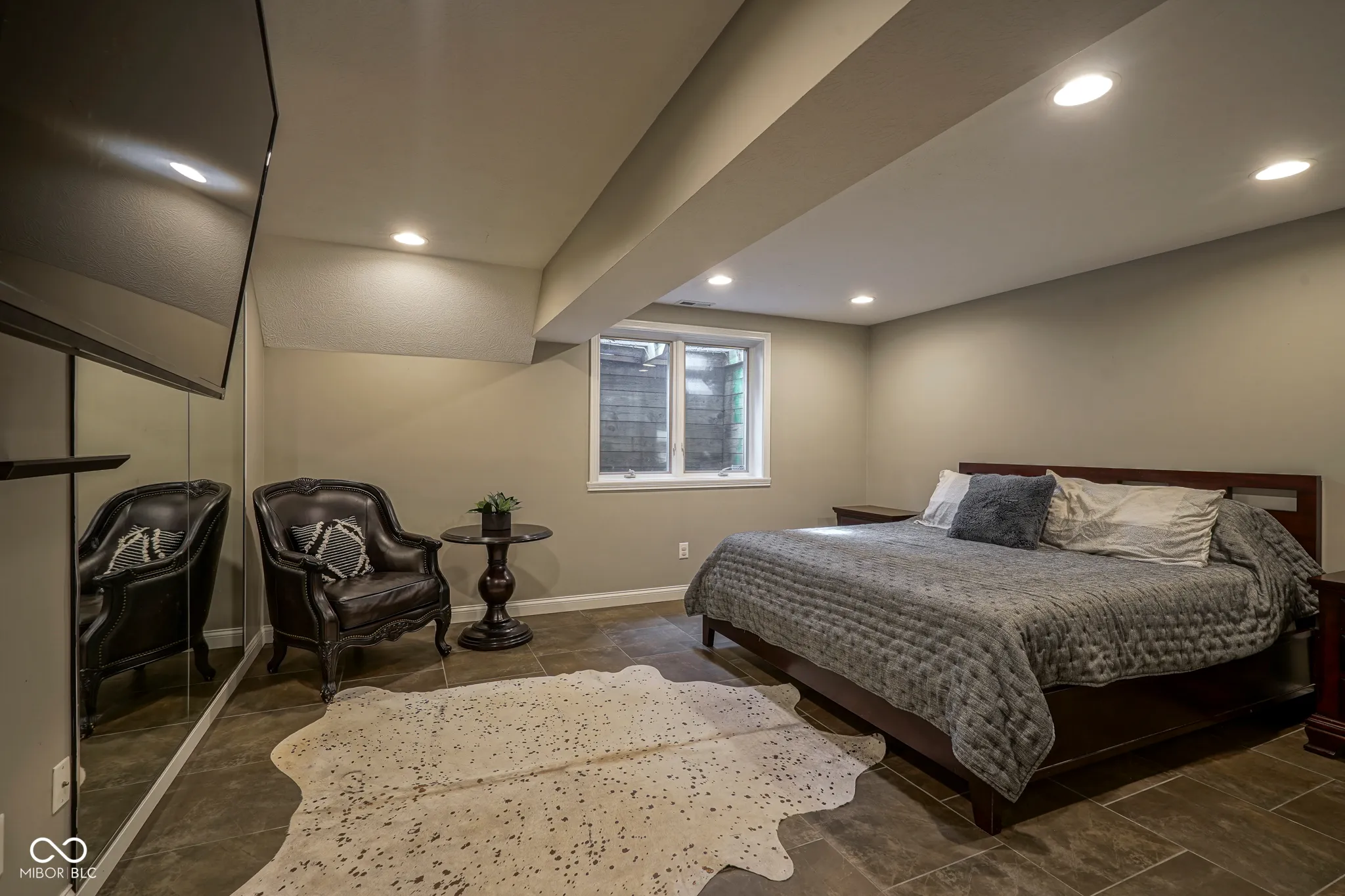 Carmel, Indiana 46033, United States, 4 Bedrooms Bedrooms, ,4 BathroomsBathrooms,Residential,Pending,125101