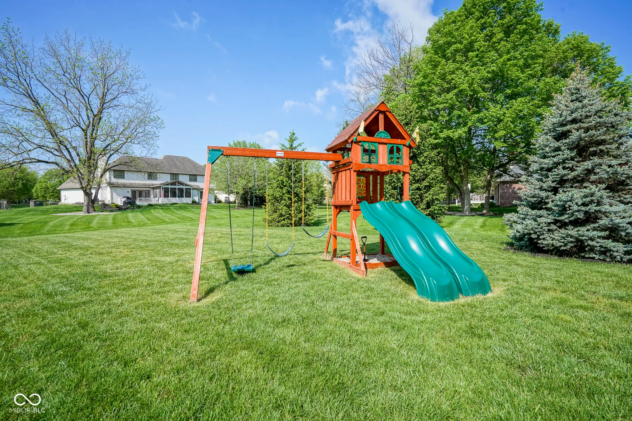 Carmel, Indiana 46033, United States, 4 Bedrooms Bedrooms, ,4 BathroomsBathrooms,Residential,Pending,125101