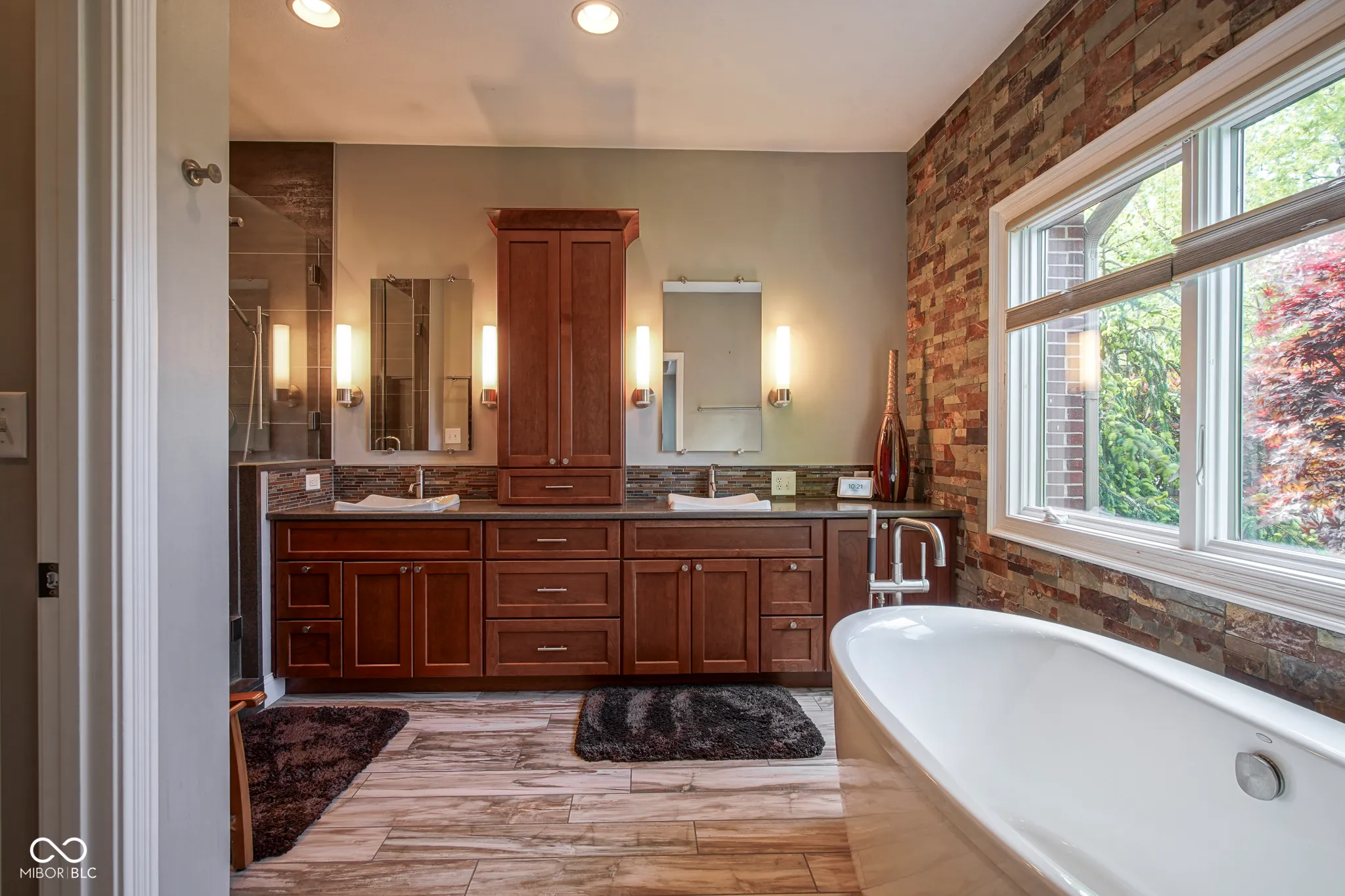 Carmel, Indiana 46033, United States, 4 Bedrooms Bedrooms, ,4 BathroomsBathrooms,Residential,Pending,125101