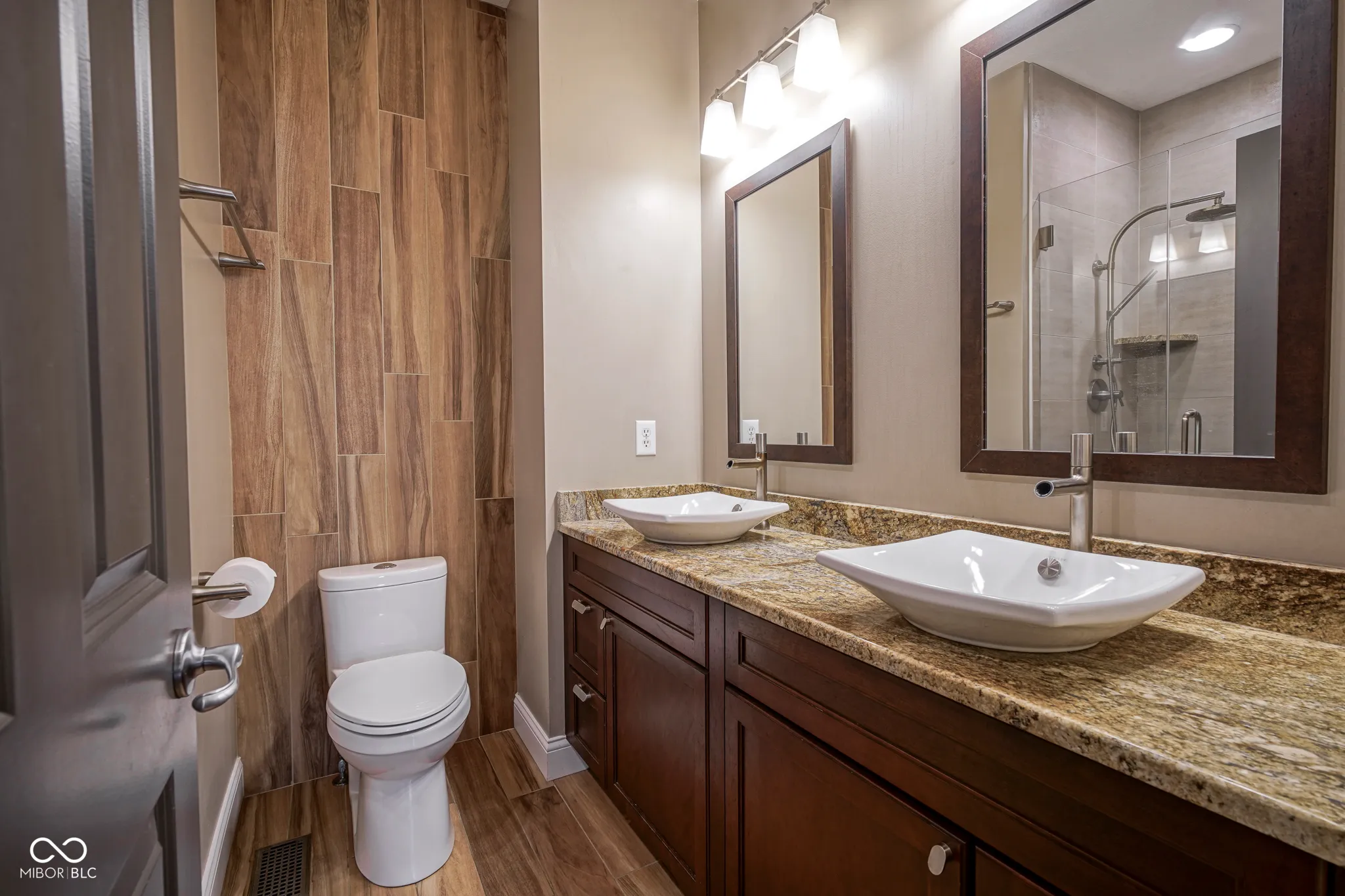 Carmel, Indiana 46033, United States, 4 Bedrooms Bedrooms, ,4 BathroomsBathrooms,Residential,Pending,125101