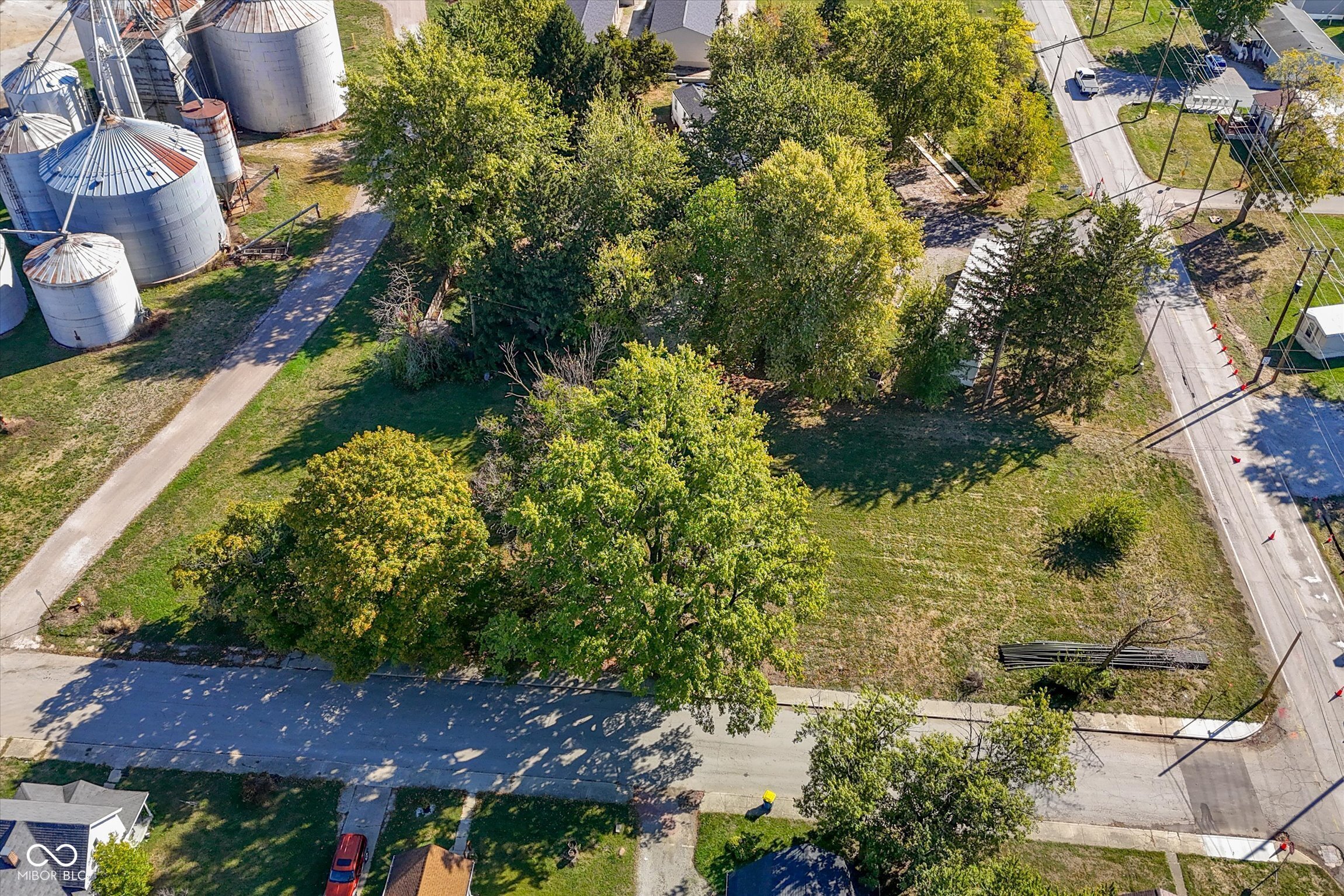 903&905 S Georgia Street