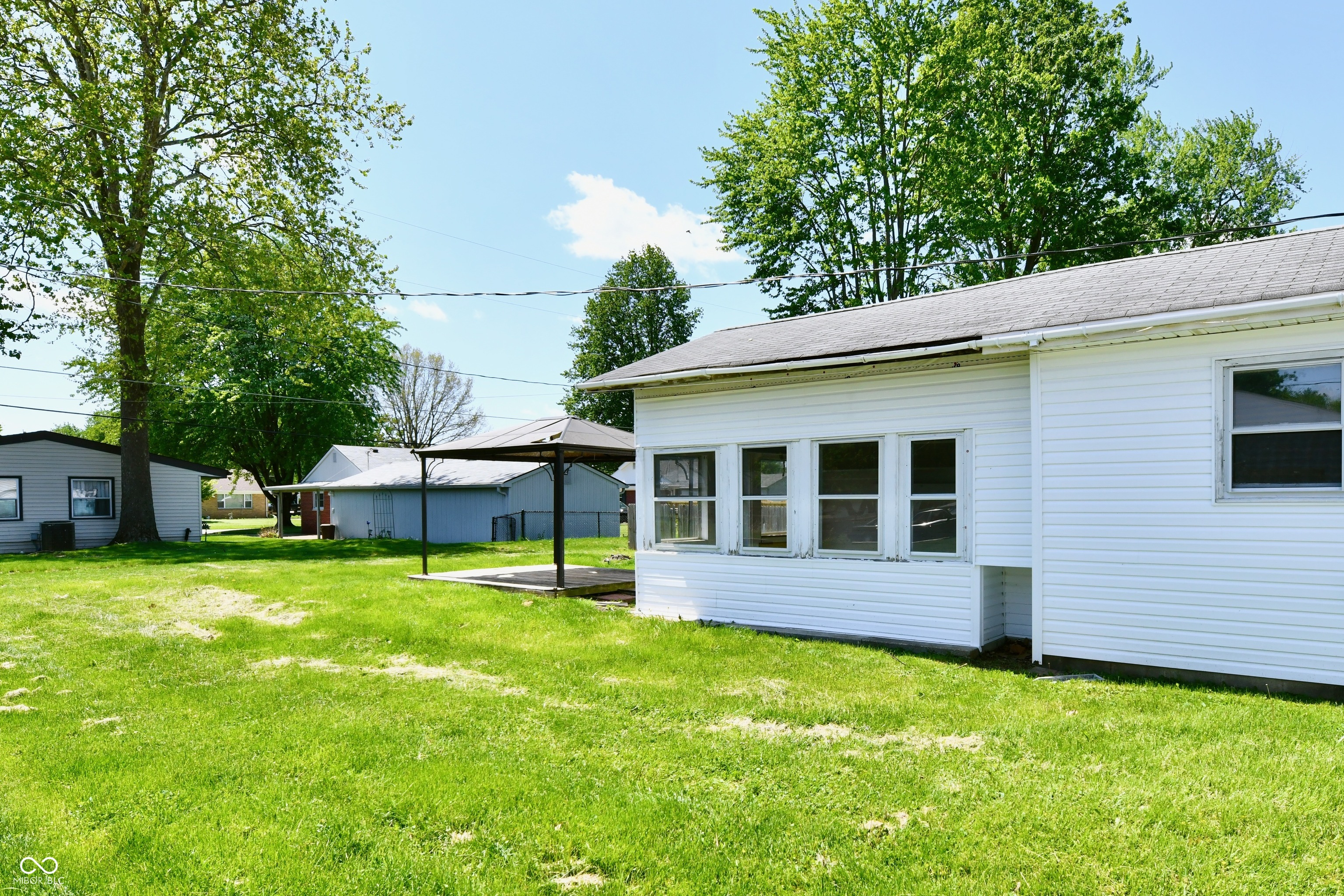 129 E McKenzie Road