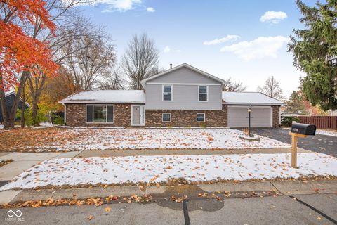 Photo of 11709 Cameron Drive, Fishers, IN 46038 (MLS # 22073016)