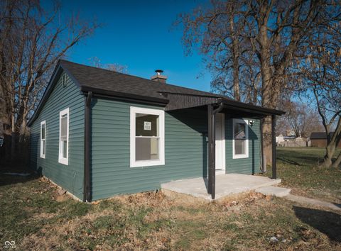 Photo of 908 W Laurel Street, Seymour, IN 47274 (MLS # 22075987)