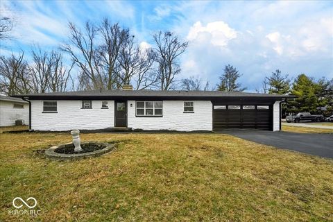 Photo of 1050 E 106th Street E, Carmel, IN 46280 (MLS # 22082174)