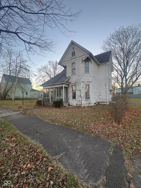 Photo of 917 N Jefferson Street, Hartford City, IN 47348 (MLS # 22075866)