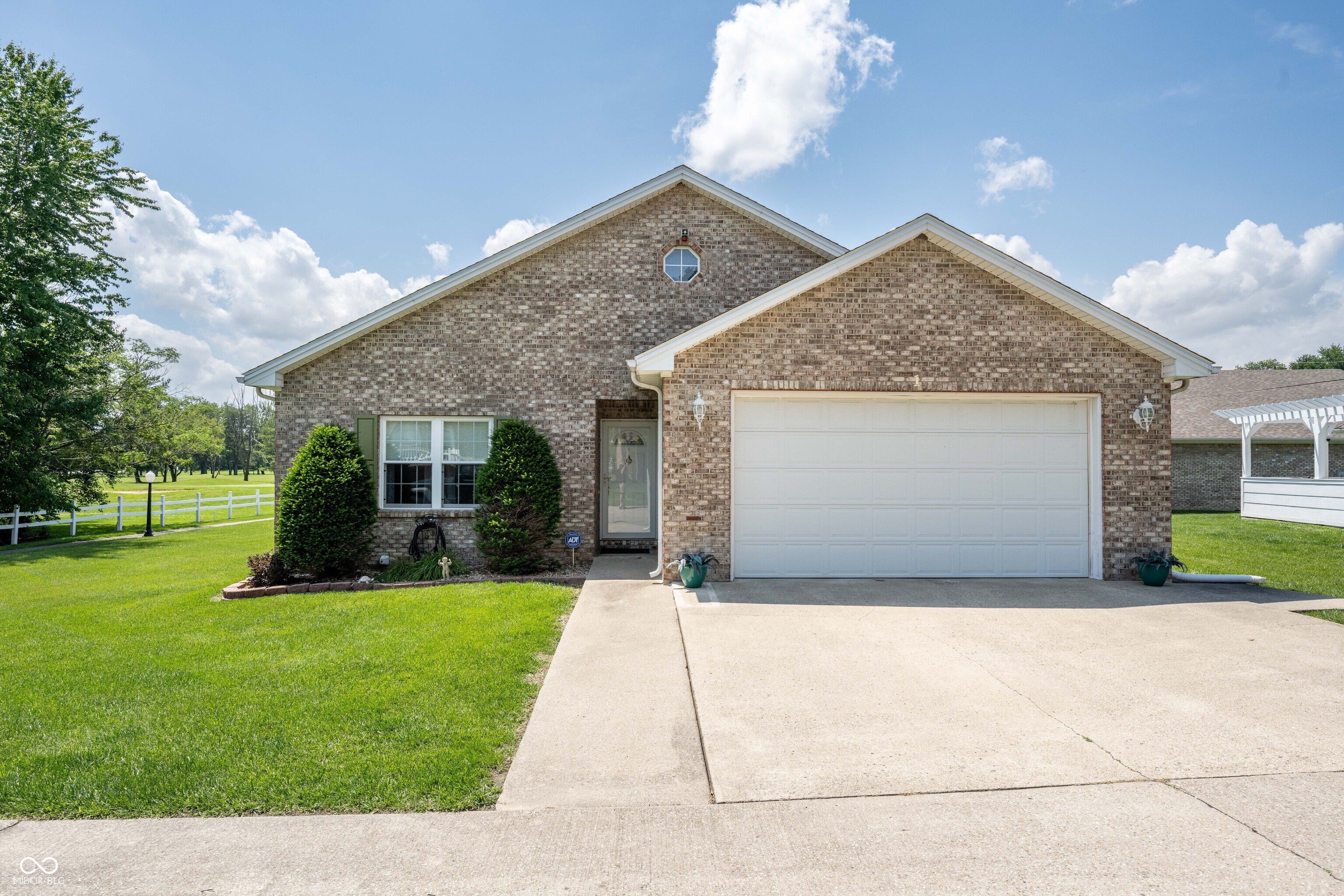 5584 Sandy Creek Drive N