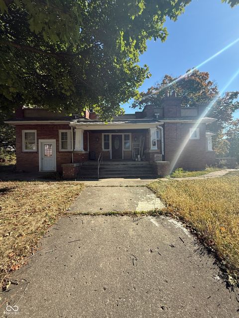 Photo of 620 W 3rd Street, Marion, IN 46952 (MLS # 22069371)