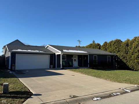 Photo of 903 S Creek Drive E, Greensburg, IN 47240 (MLS # 22076362)