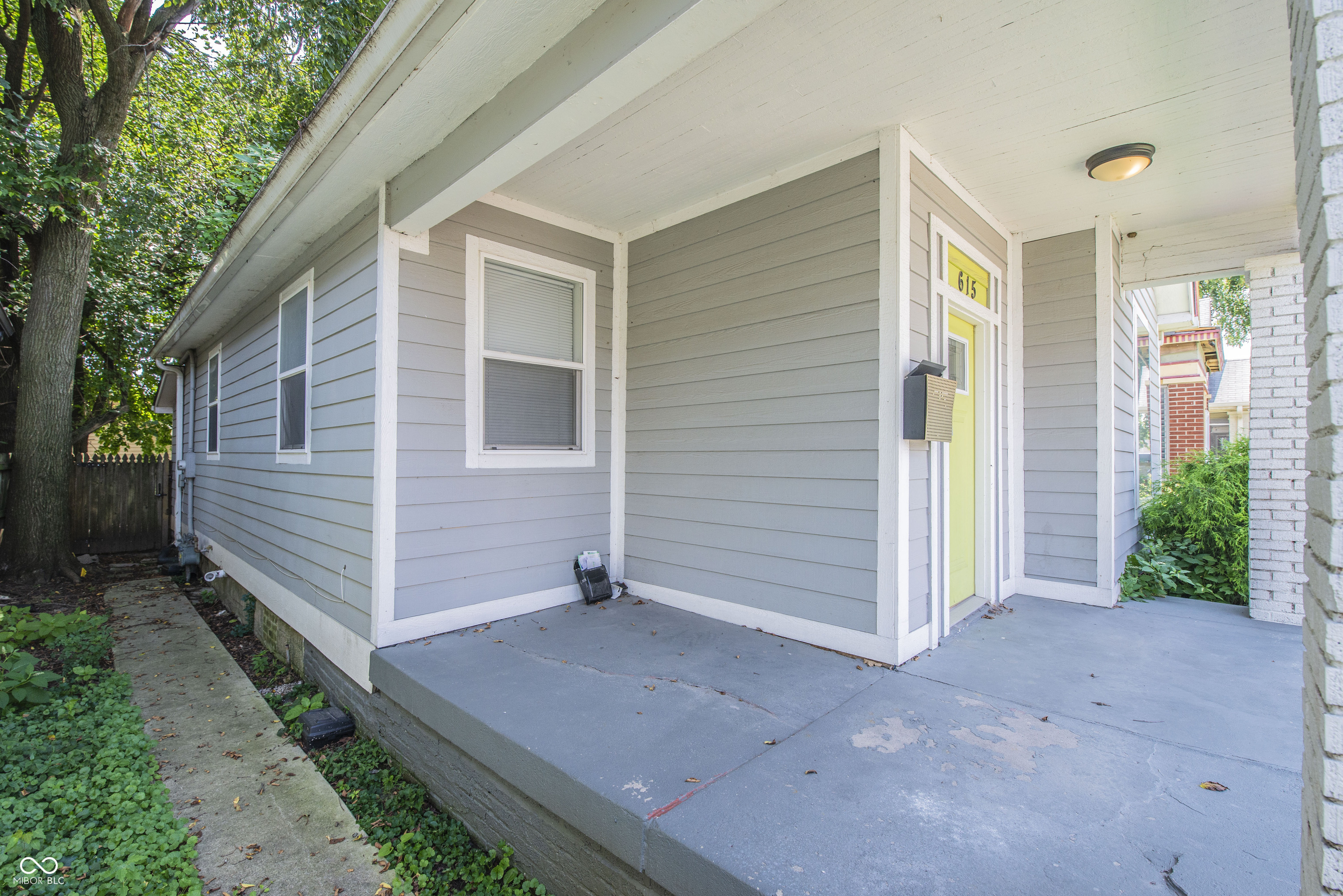 615 Cottage Avenue