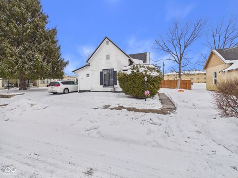 Photo of 908 Cottage Avenue, Anderson, IN 46012 (MLS # 22083246)