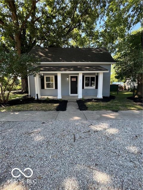 Photo of 307 E Wall Street, Advance, IN 46102 (MLS # 22083520)