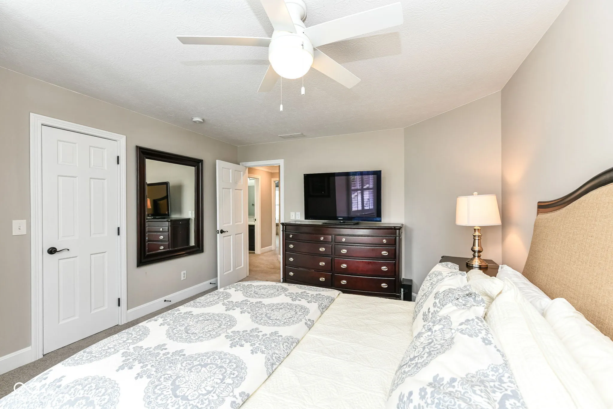 Carmel, Indiana 46033, United States, 4 Bedrooms Bedrooms, ,4 BathroomsBathrooms,Residential,Pending,205114