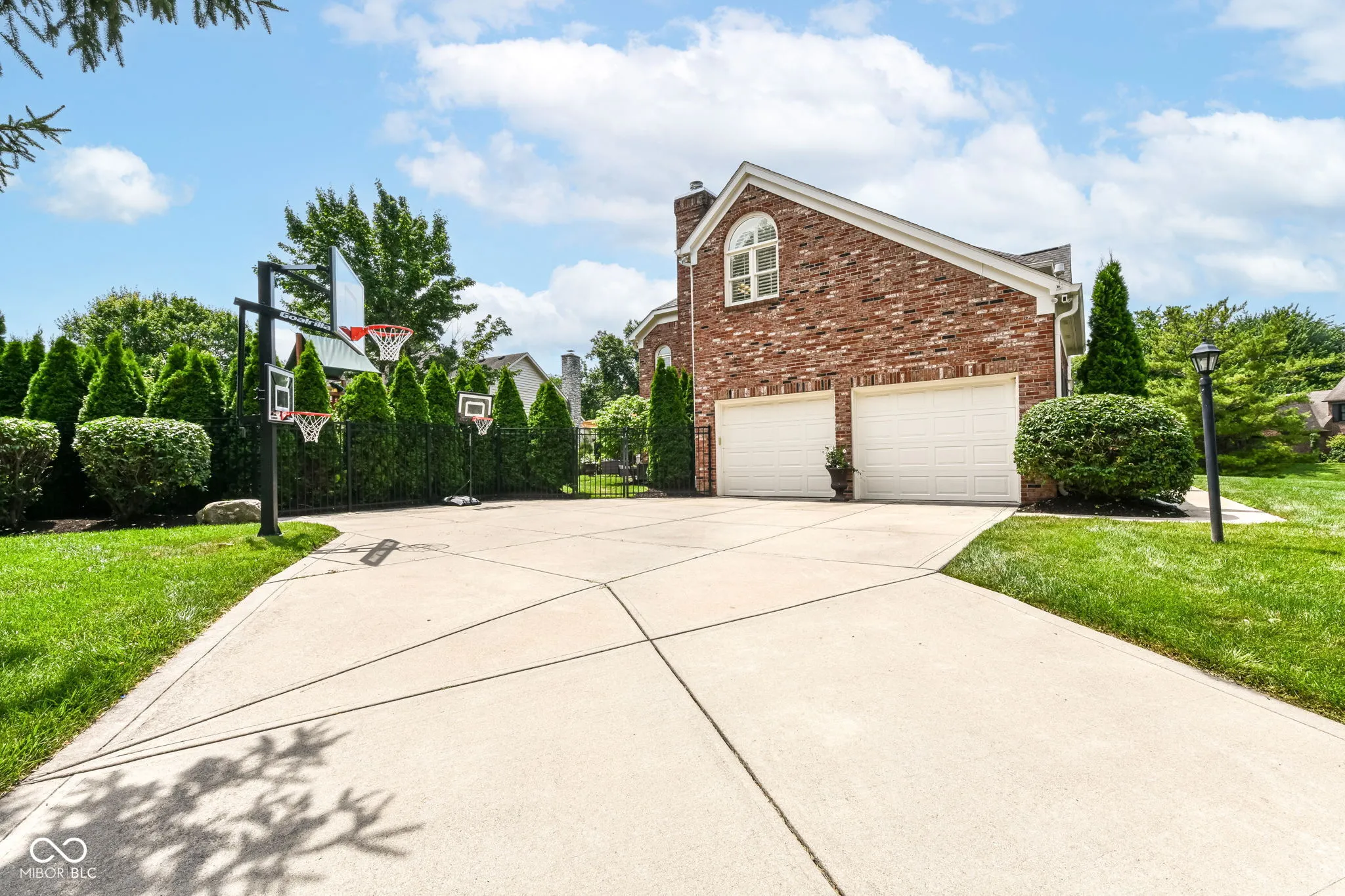 Carmel, Indiana 46033, United States, 4 Bedrooms Bedrooms, ,4 BathroomsBathrooms,Residential,Pending,205114