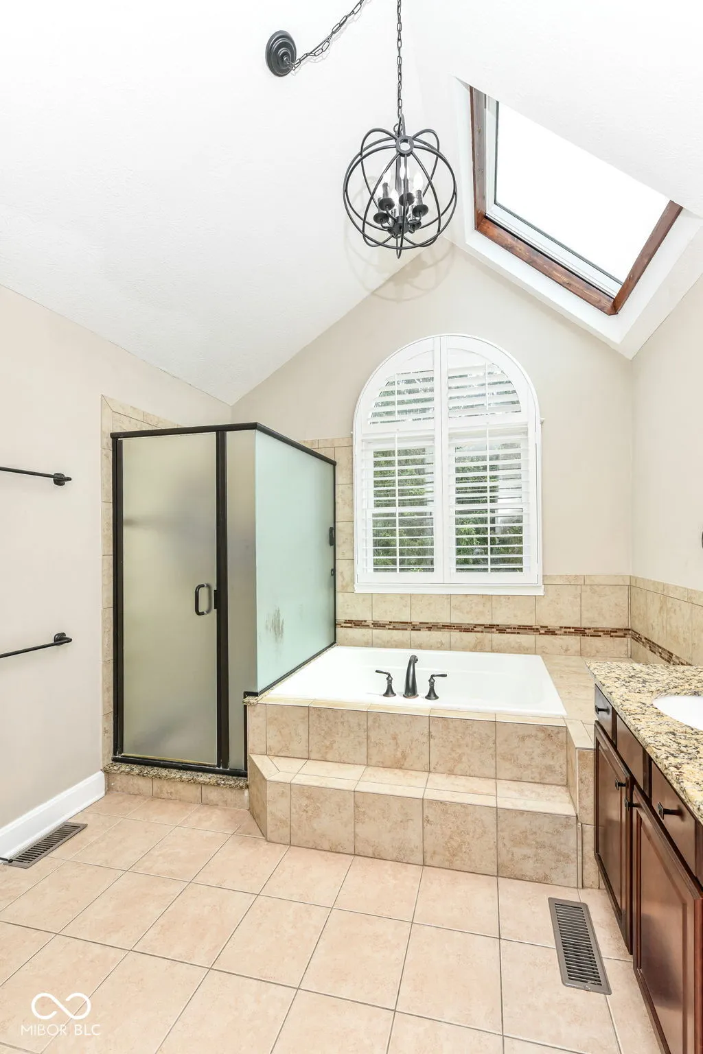 Carmel, Indiana 46033, United States, 4 Bedrooms Bedrooms, ,4 BathroomsBathrooms,Residential,Pending,205114