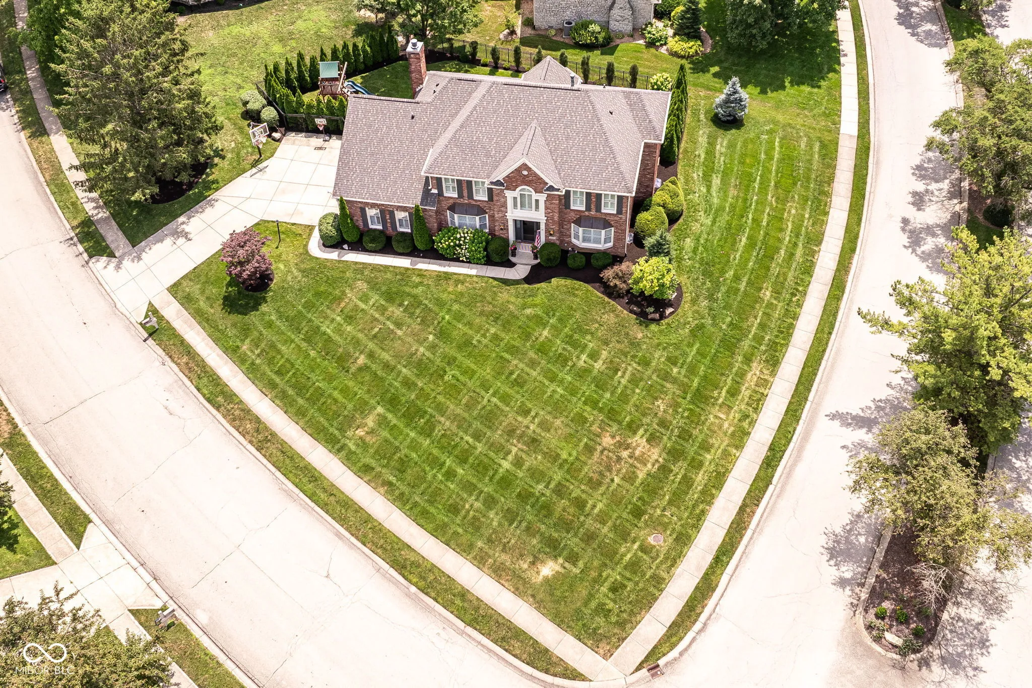 Carmel, Indiana 46033, United States, 4 Bedrooms Bedrooms, ,4 BathroomsBathrooms,Residential,Pending,205114