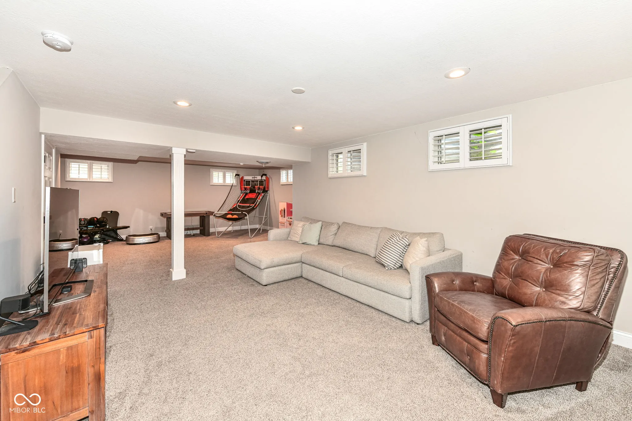 Carmel, Indiana 46033, United States, 4 Bedrooms Bedrooms, ,4 BathroomsBathrooms,Residential,Pending,205114