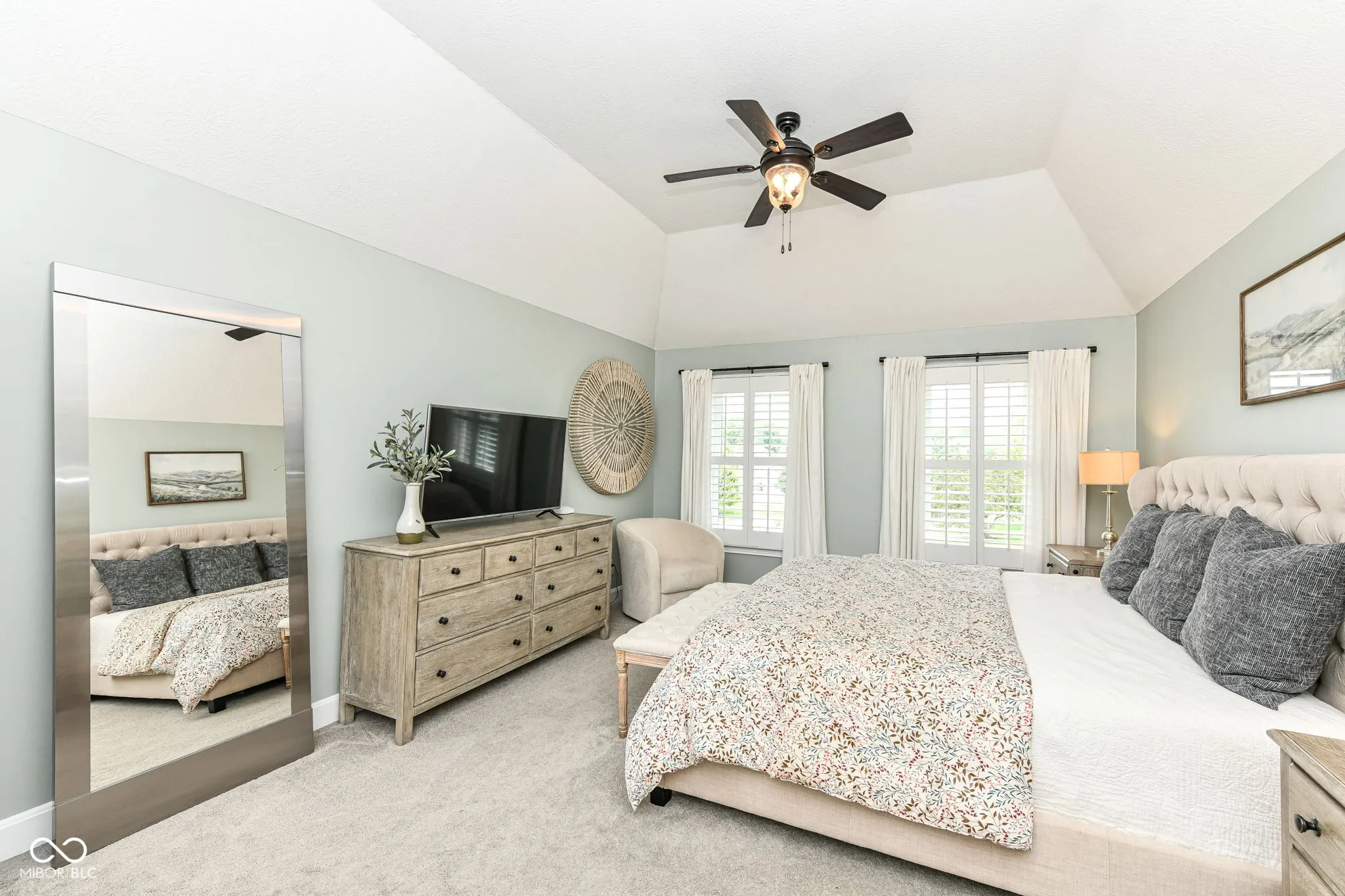 Carmel, Indiana 46033, United States, 4 Bedrooms Bedrooms, ,4 BathroomsBathrooms,Residential,Pending,205114