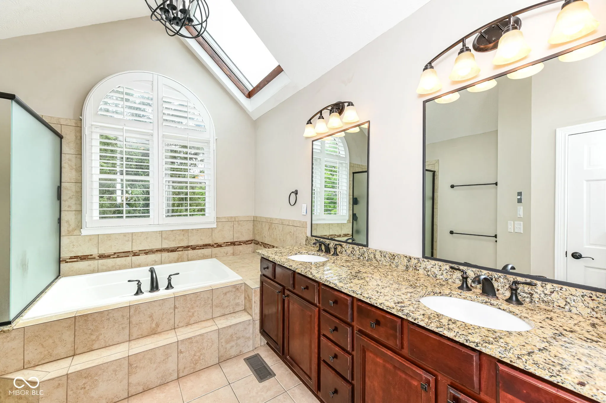 Carmel, Indiana 46033, United States, 4 Bedrooms Bedrooms, ,4 BathroomsBathrooms,Residential,Pending,205114