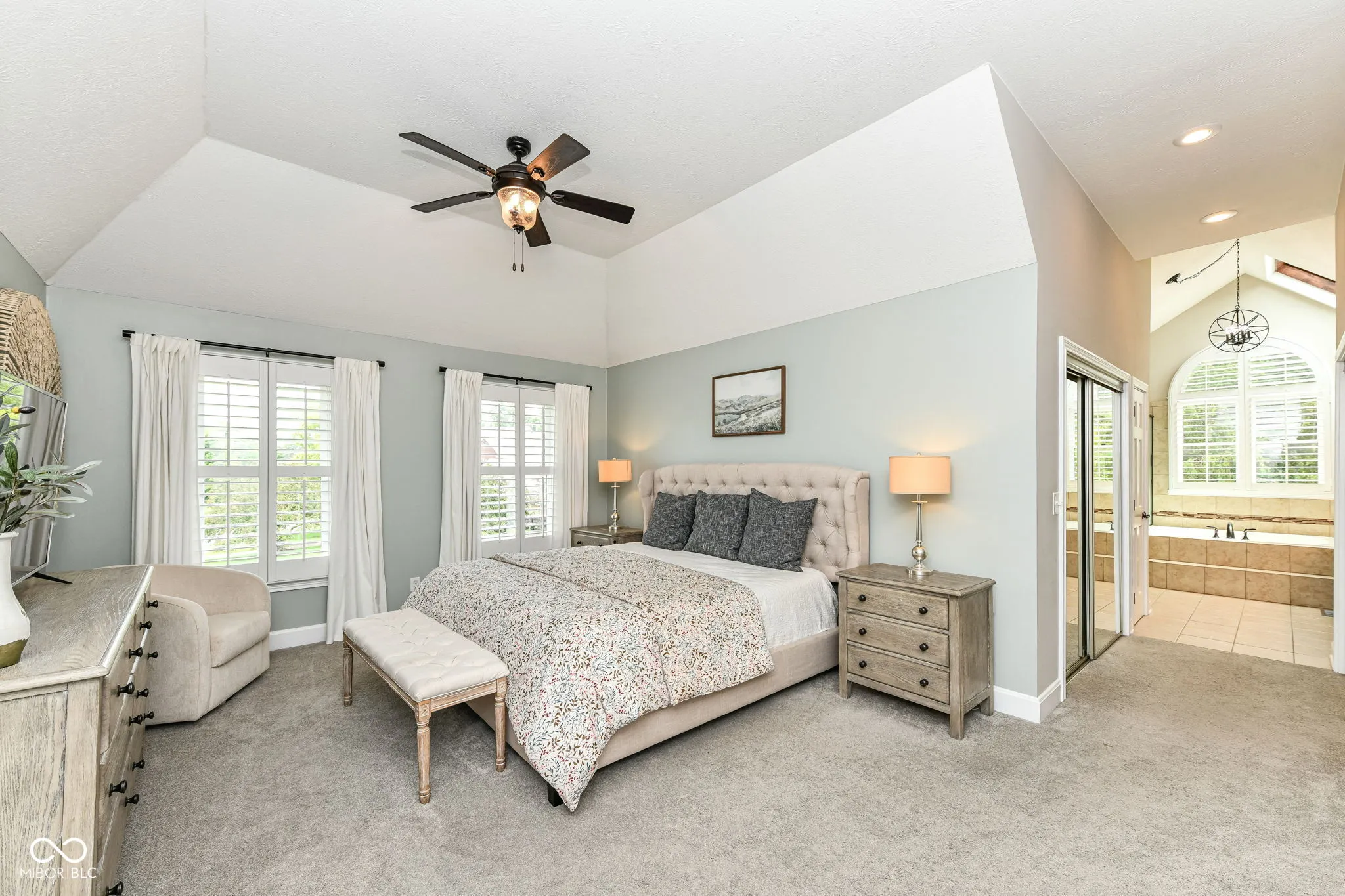 Carmel, Indiana 46033, United States, 4 Bedrooms Bedrooms, ,4 BathroomsBathrooms,Residential,Pending,205114