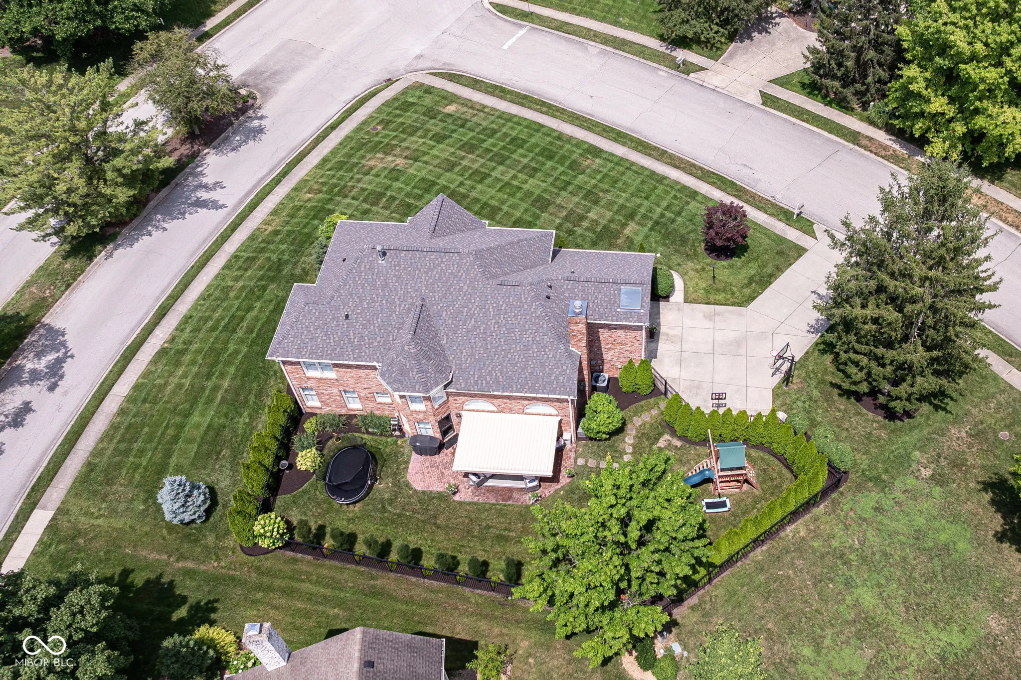 Carmel, Indiana 46033, United States, 4 Bedrooms Bedrooms, ,4 BathroomsBathrooms,Residential,Pending,205114