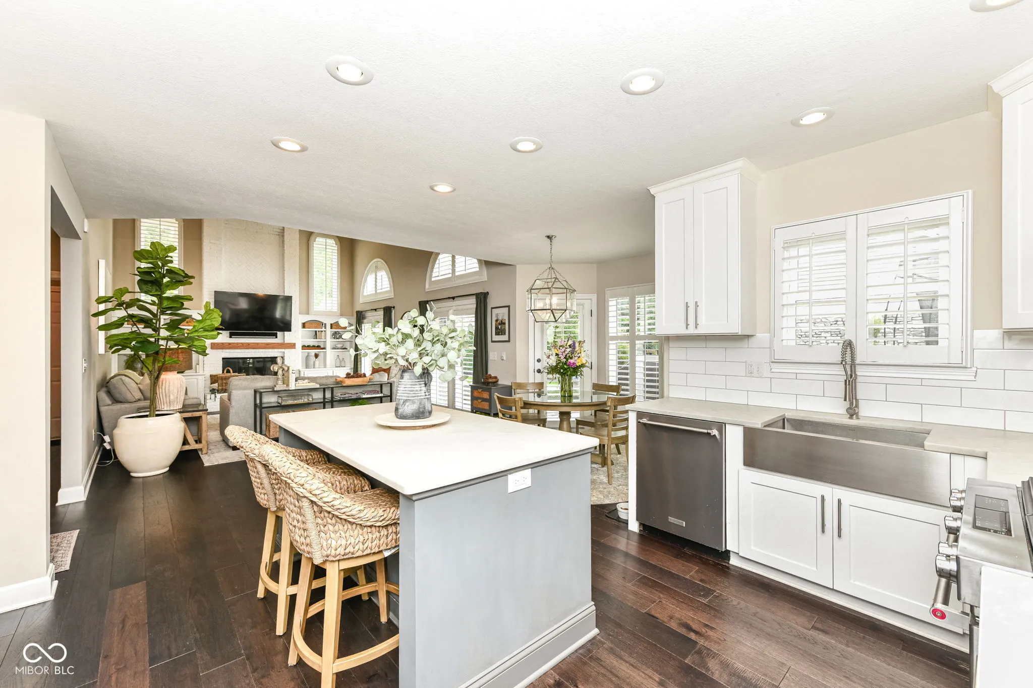 Carmel, Indiana 46033, United States, 4 Bedrooms Bedrooms, ,4 BathroomsBathrooms,Residential,Pending,205114