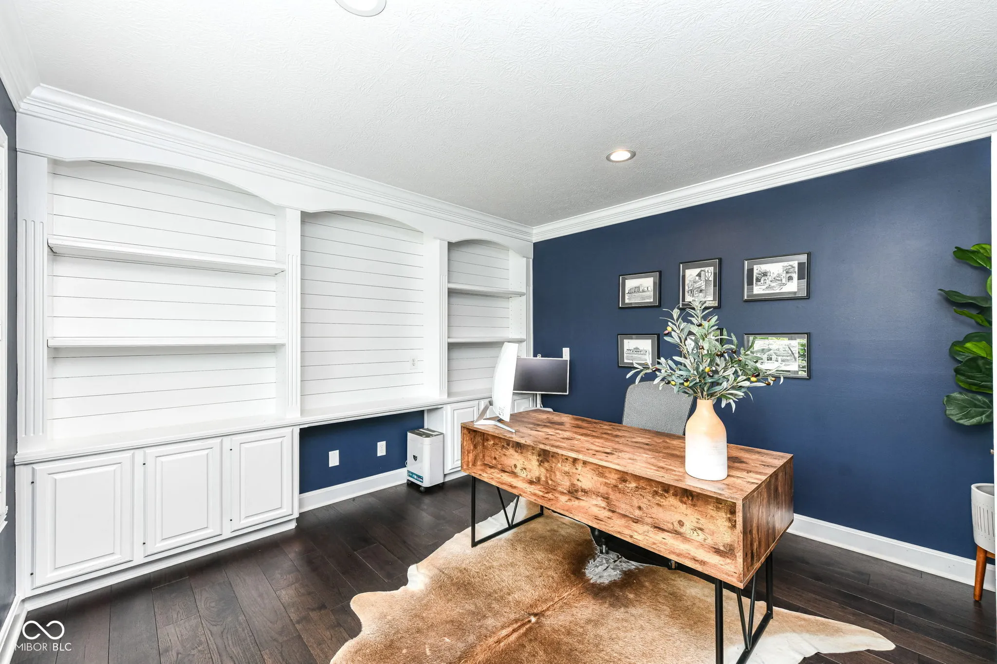 Carmel, Indiana 46033, United States, 4 Bedrooms Bedrooms, ,4 BathroomsBathrooms,Residential,Pending,205114