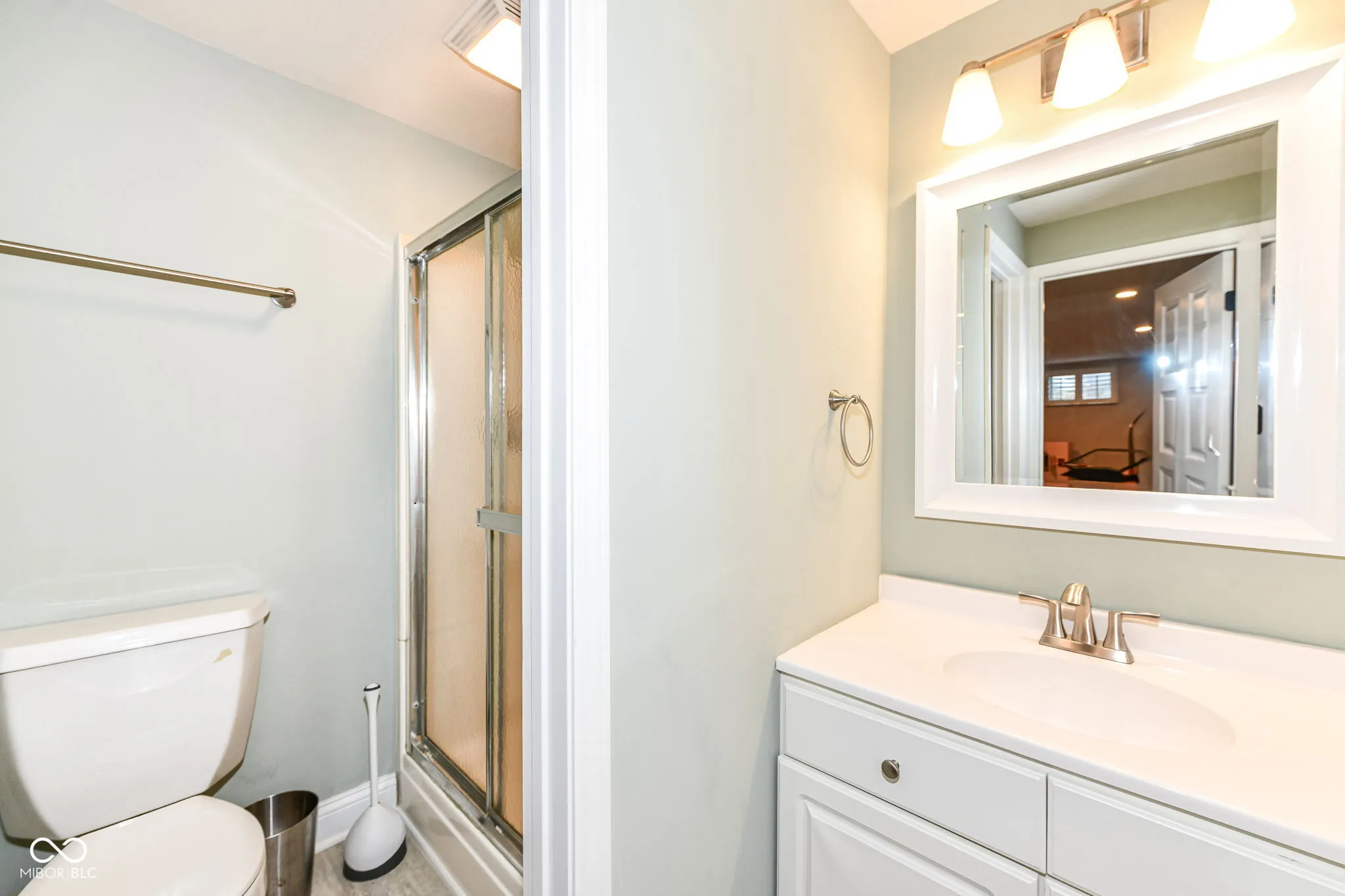 Carmel, Indiana 46033, United States, 4 Bedrooms Bedrooms, ,4 BathroomsBathrooms,Residential,Pending,205114