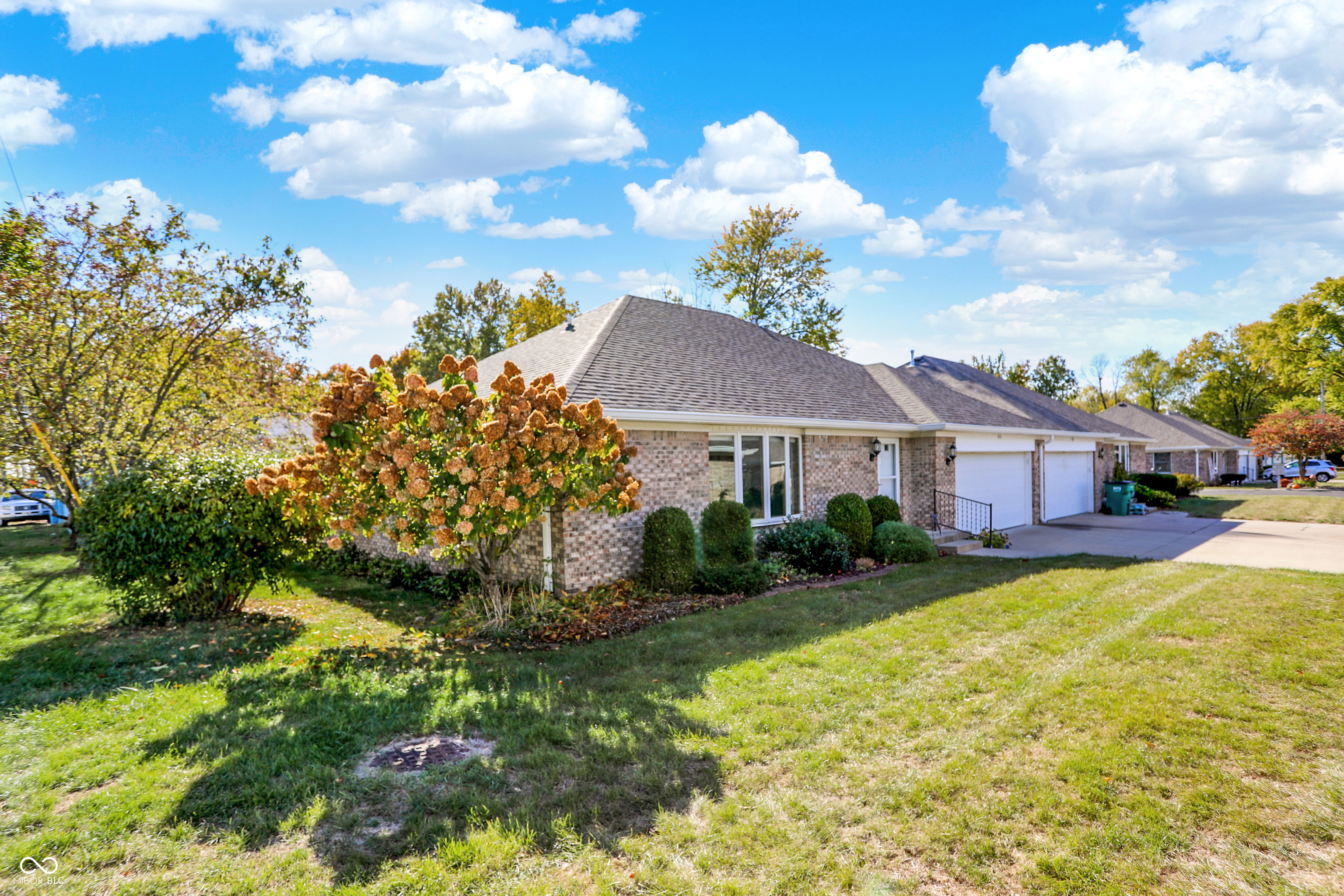 1001 Esplanade Court 9