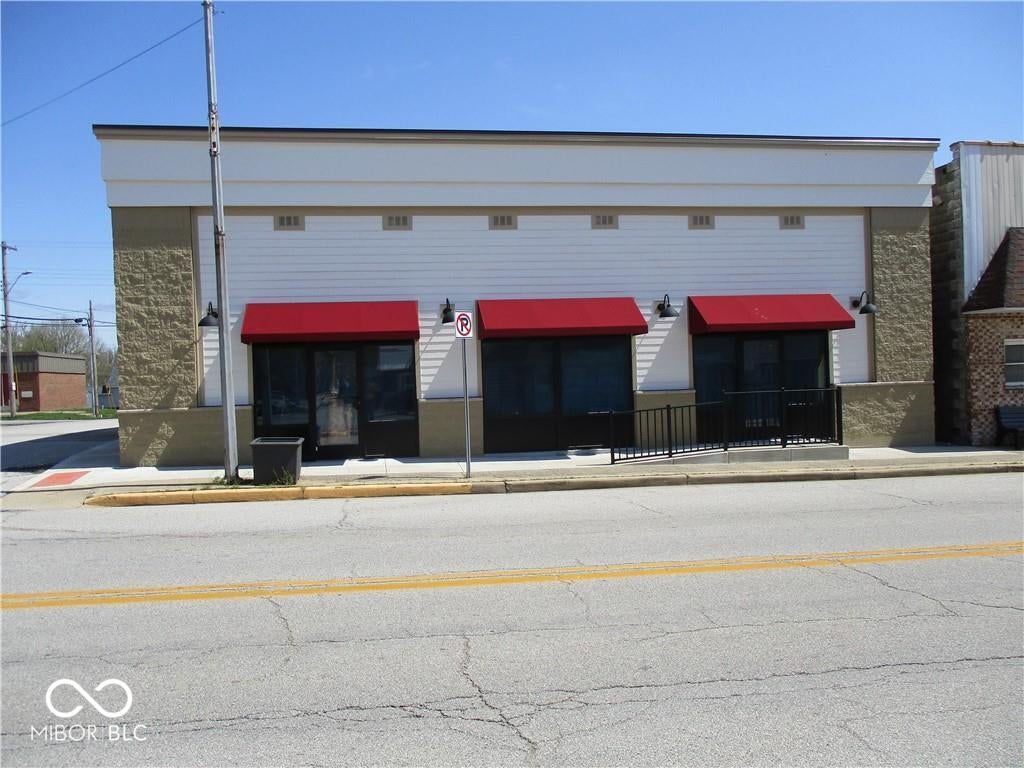 6 E Main Street