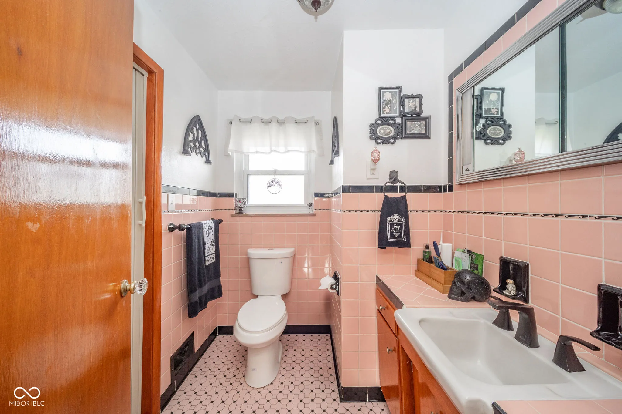 Anderson, Indiana 46013, United States, 2 Bedrooms Bedrooms, ,2 BathroomsBathrooms,Residential,Active,24254