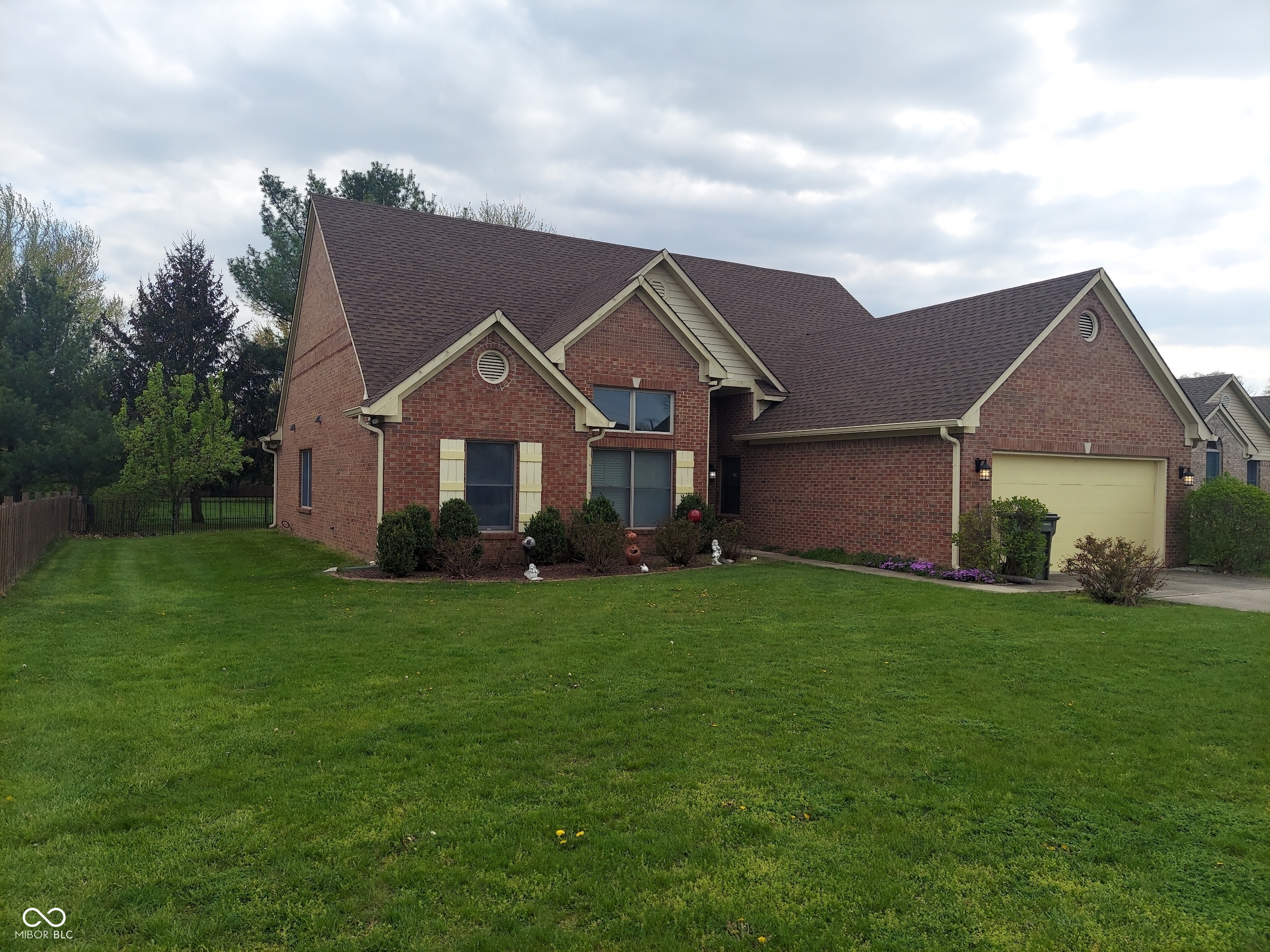 3237 Boxwood Drive