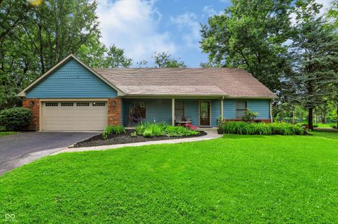 Photo of 242 Beechmont Drive, Carmel, IN 46032 (MLS # 22107661)