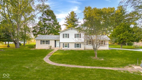Photo of 3660 E 300 S, Columbus, IN 47201 (MLS # 22066377)