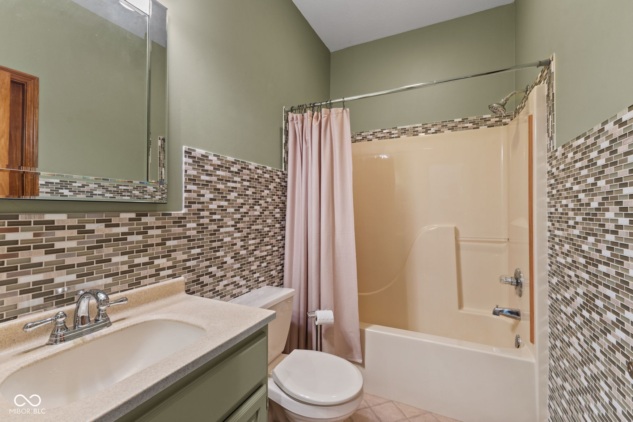 1858 Broadleaf Court