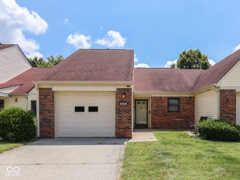 Photo of 6407 Friendship Circle #15, Indianapolis, IN 46268 (MLS # 22051885)