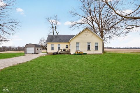 18755 E County Road 750 N Hope IN 47246