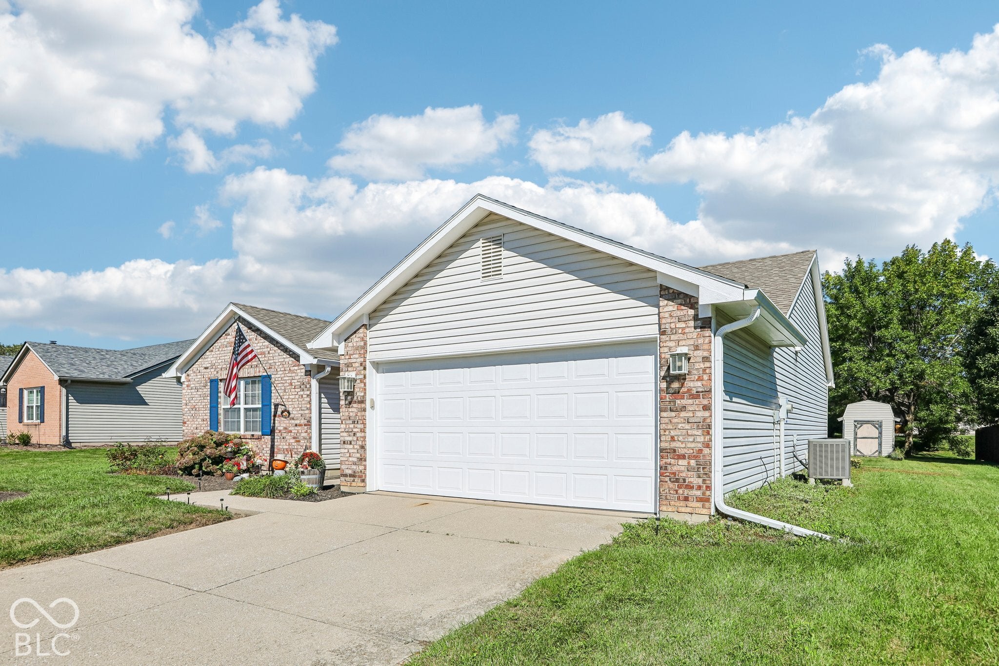 320 E Quail Wood Lane