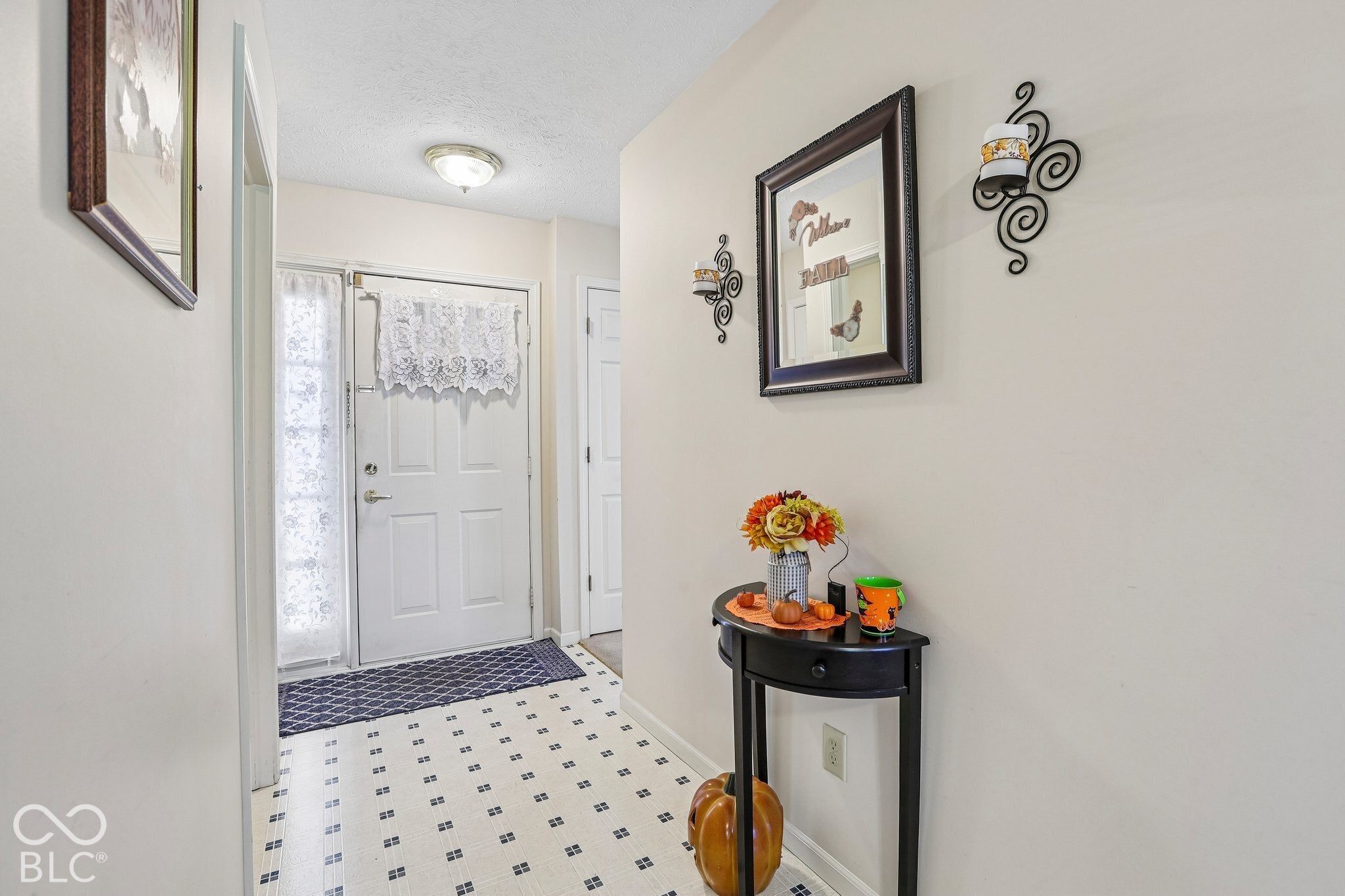 320 E Quail Wood Lane