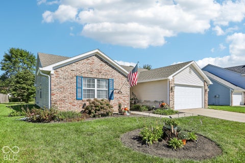 Photo of 320 E Quail Wood Lane, Westfield, IN 46074 (MLS # 22128694)