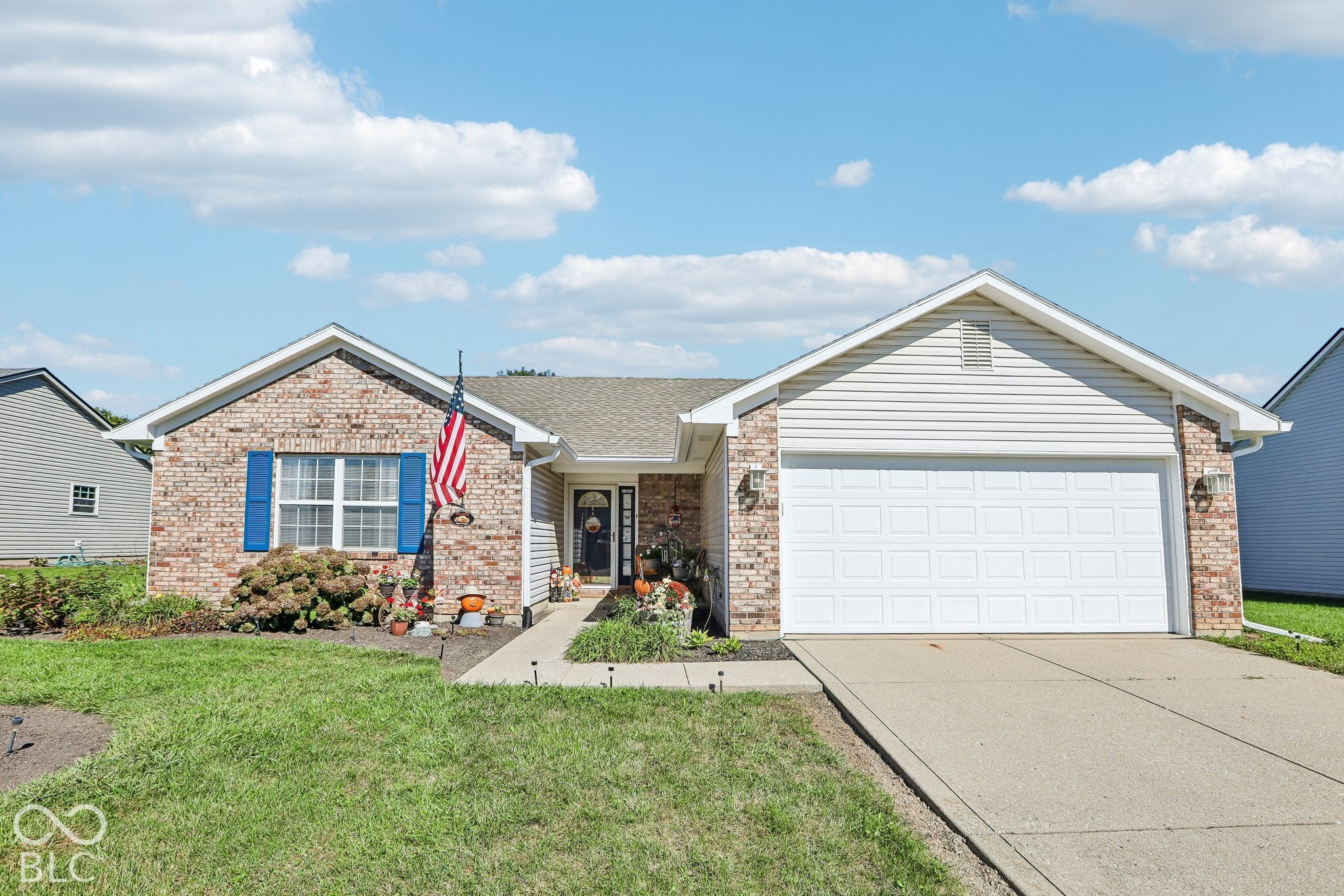 320 E Quail Wood Lane