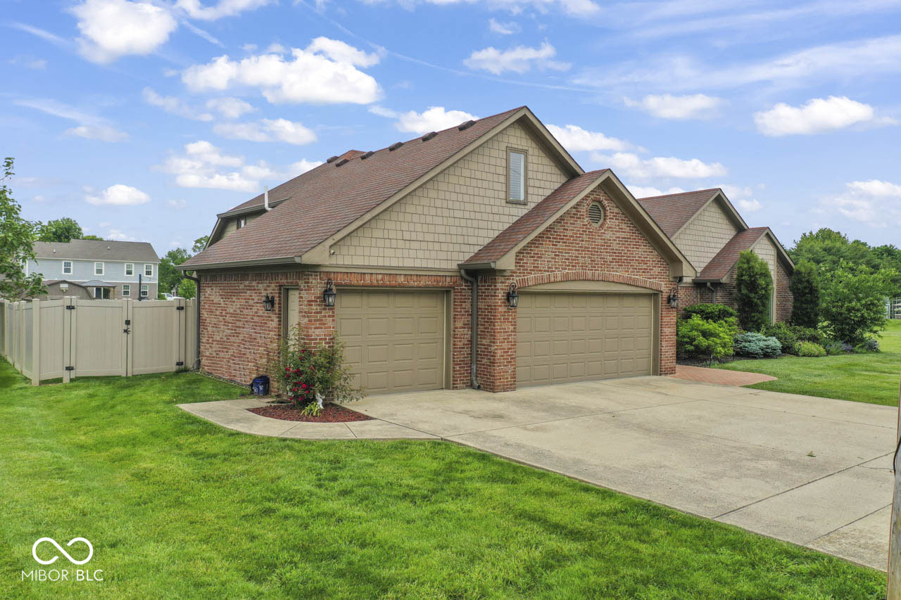 10692 E County Road 600 N