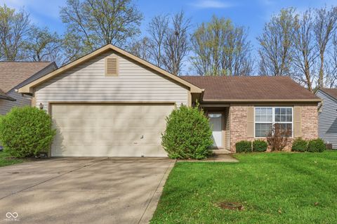 Photo of 450 Ashby Drive, Greenfield, IN 46140 (MLS # 22100252)