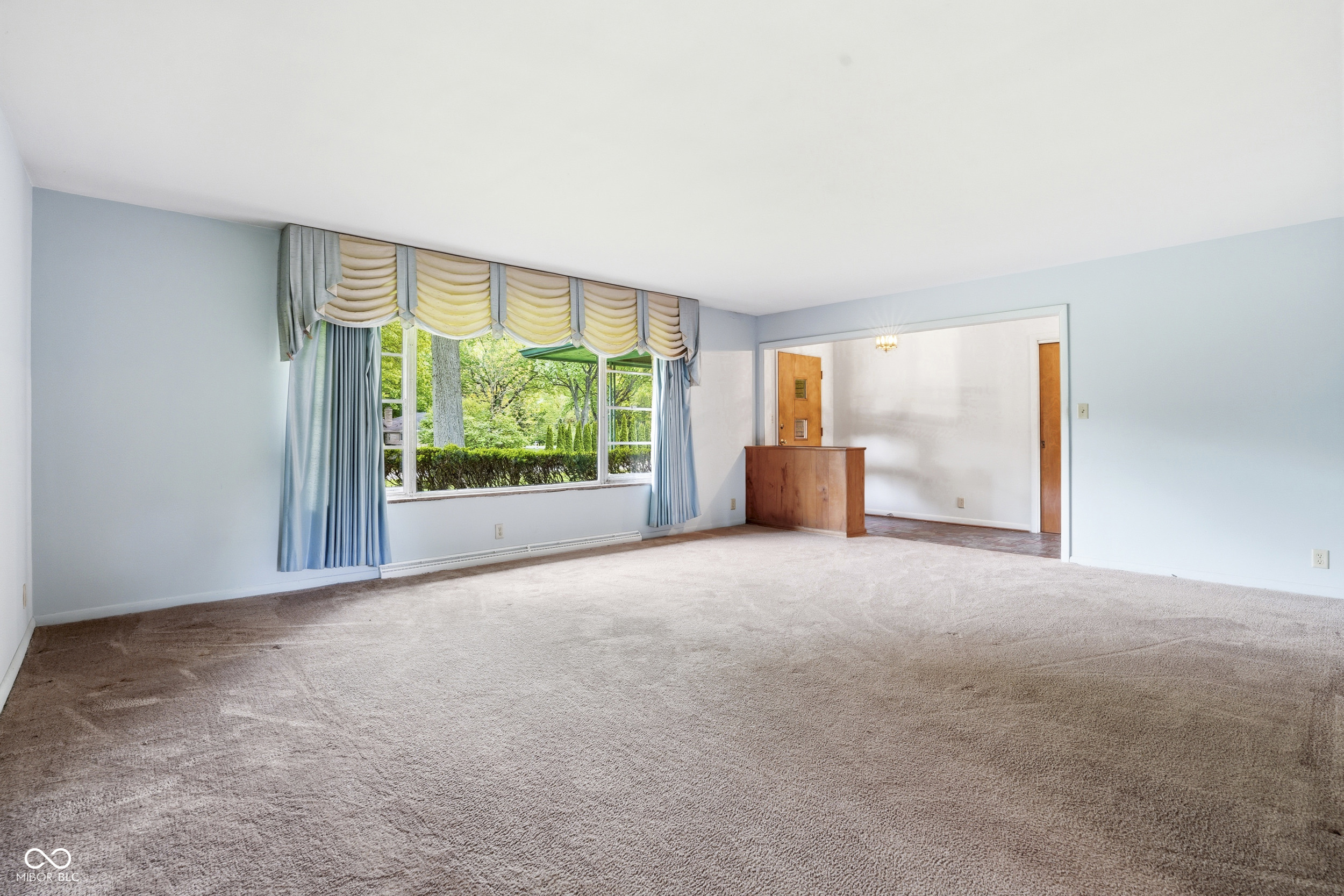 7012 Steven Lane